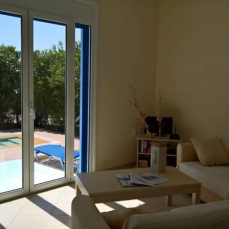 Petroula Villa Valsamata